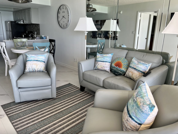 Lovely Condo in Marco Island with Full Ocean Views Sleeps 4